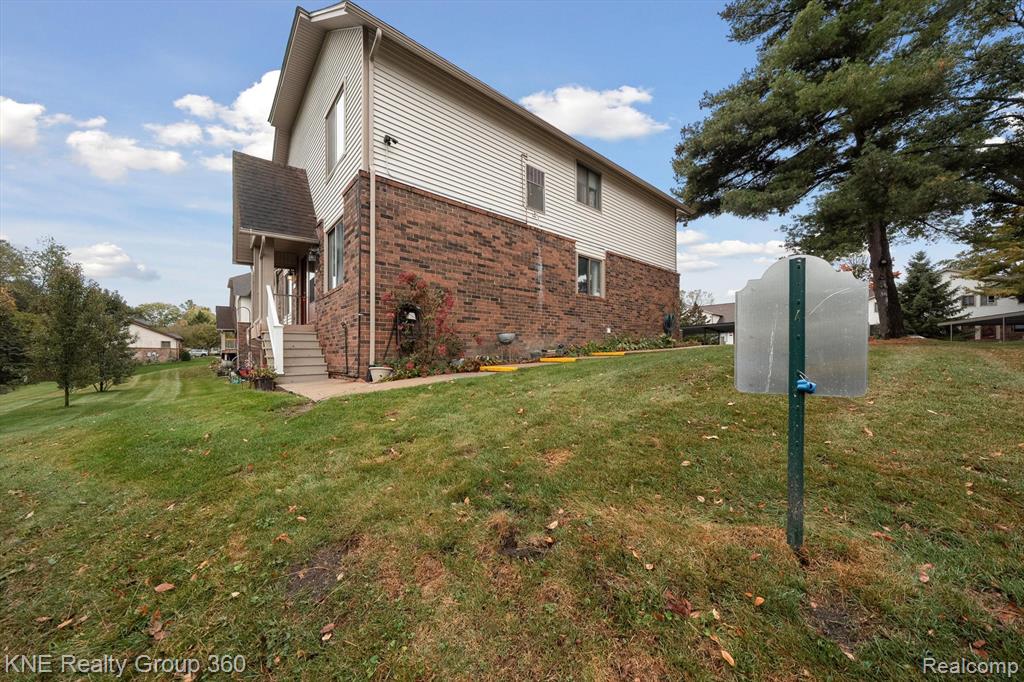 7220 Bluewater Drive, 134, Clarkston, MI 48348 — Photo 29