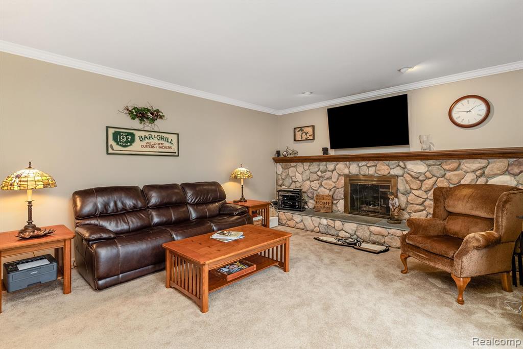 682 Heritage Lane S, Rochester Hills, MI 48309 — Photo 19