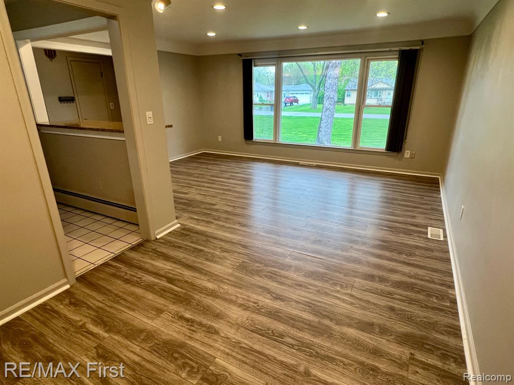 5721 WRIGHT Drive, Troy, MI 48098 — Photo 8