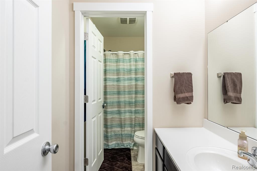 9595 NEUMANN Circle, Ypsilanti, MI 48197 — Photo 32