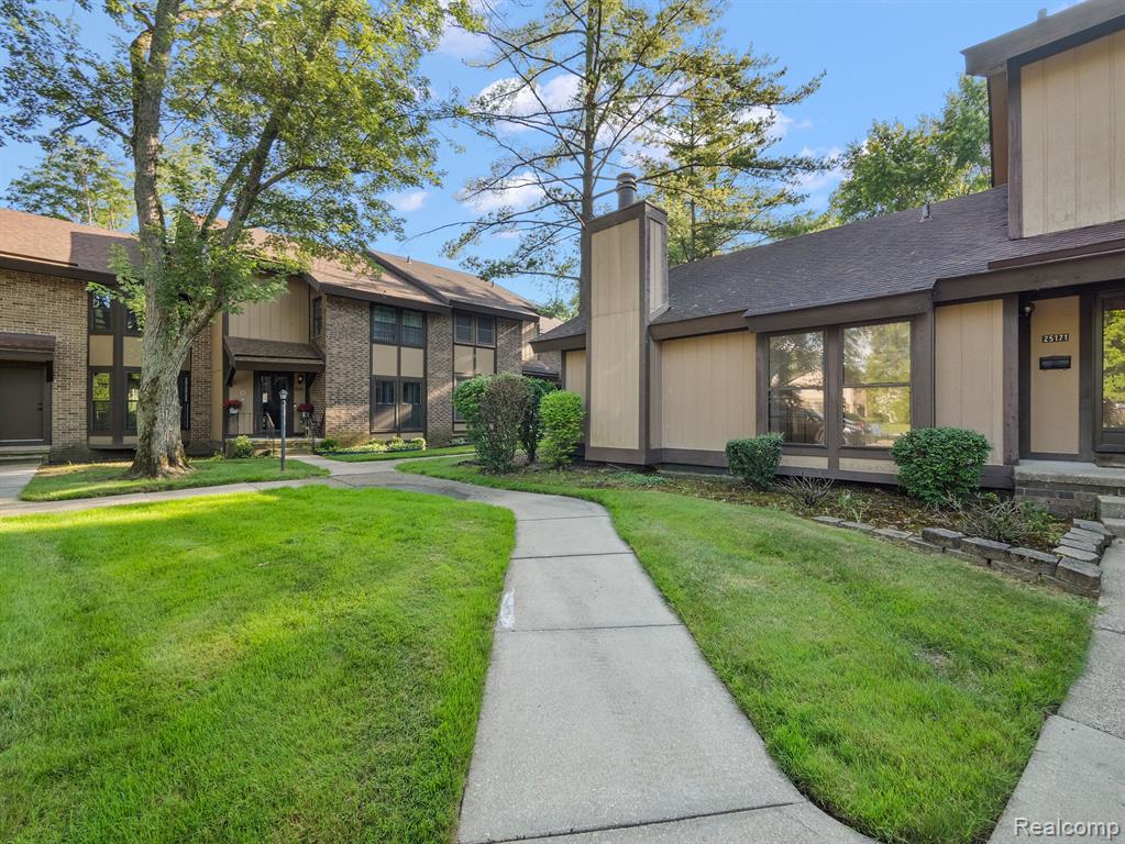 25167 GREENBROOKE Drive, Southfield, MI 48033 — Photo 8