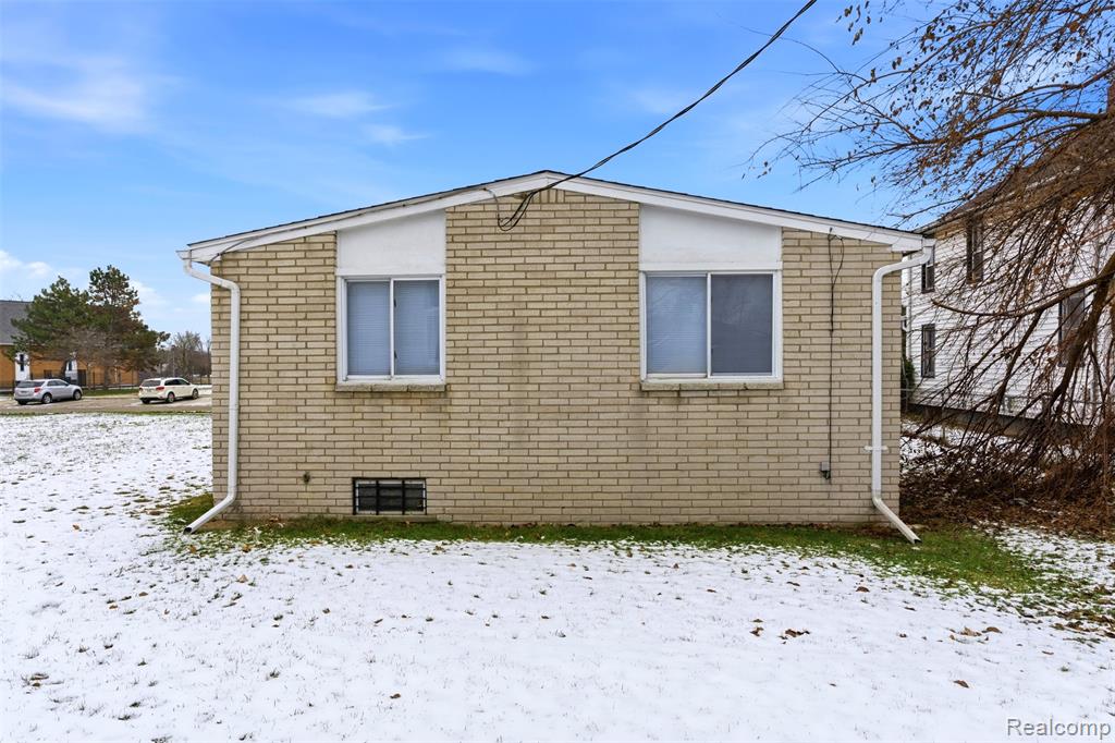 235 N Broadway Street, Mount Clemens, MI 48043 — Photo 21