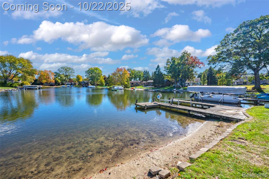 3996 Araby Court, Highland, MI 48356 — Photo 13
