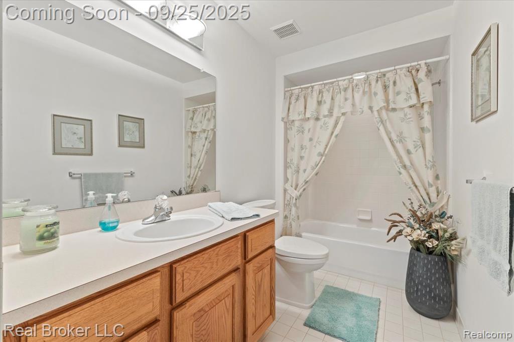 46526 Serenity Drive, Macomb, MI 48044 — Photo 28