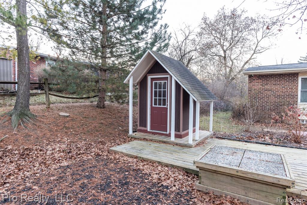 2071 WINEWOOD Avenue - Photo 3