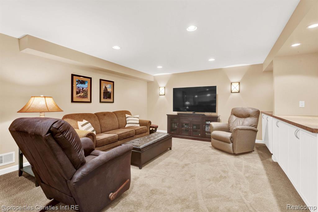 19418 Warwick Street, Beverly Hills, MI 48025 — Photo 39