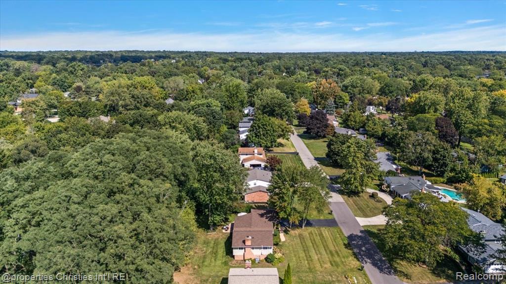 6756 Spruce Drive, Bloomfield Hills, MI 48301 — Photo 39