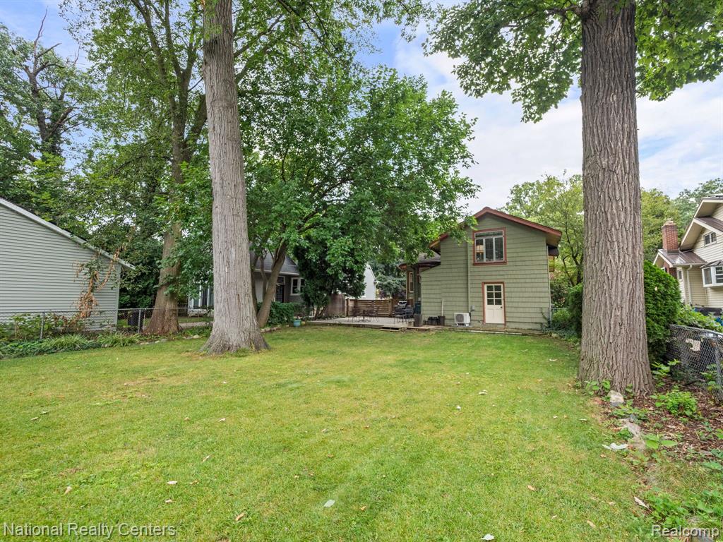 44 DEVONSHIRE Road, Pleasant Ridge, MI — Photo 21