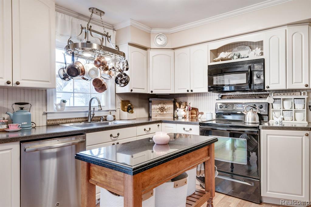 4855 CAROL Drive, Troy, MI 48085 — Photo 14