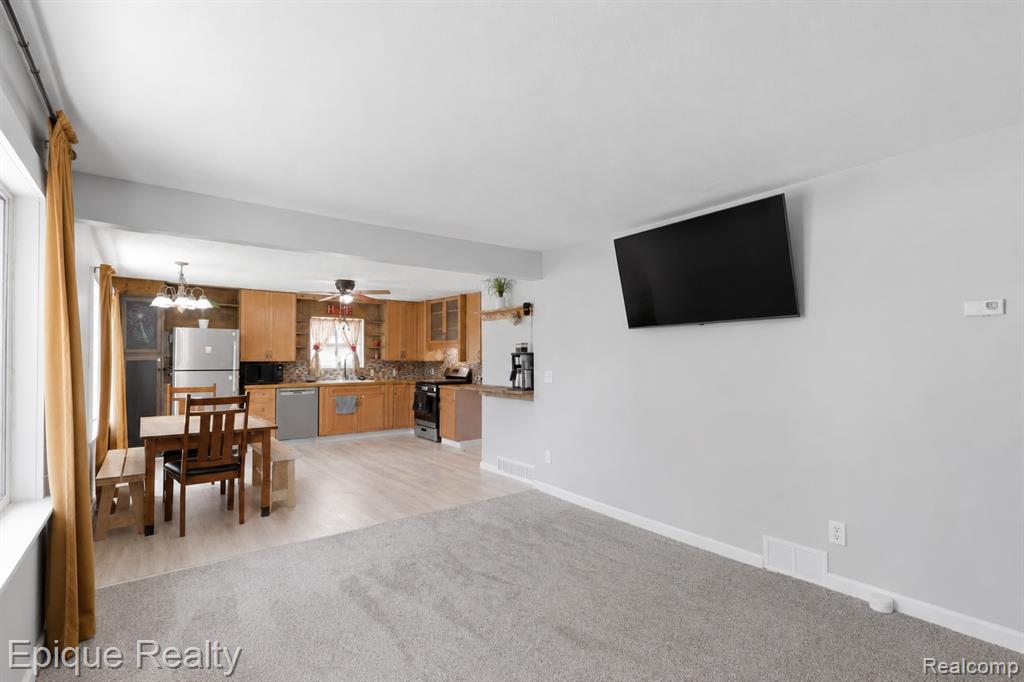 12376 W Reid Road, Durand, MI 48429 — Photo 7