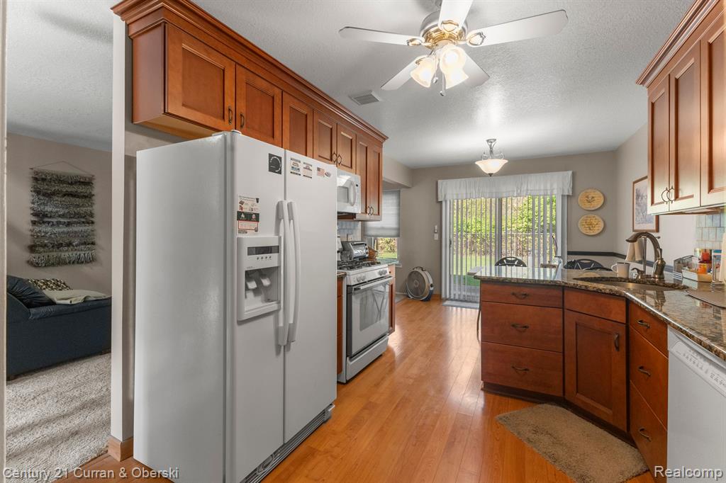6541 DEERHURST Drive, Westland, MI — Photo 15