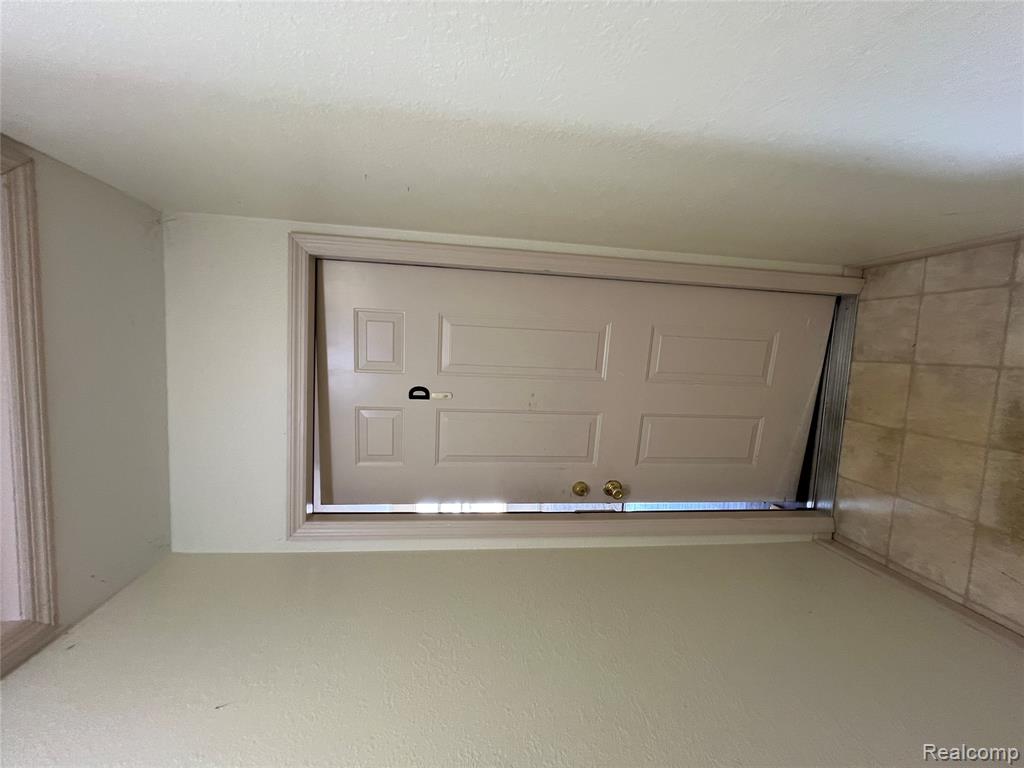918 E Front Street, Monroe, MI 48161 — Photo 2