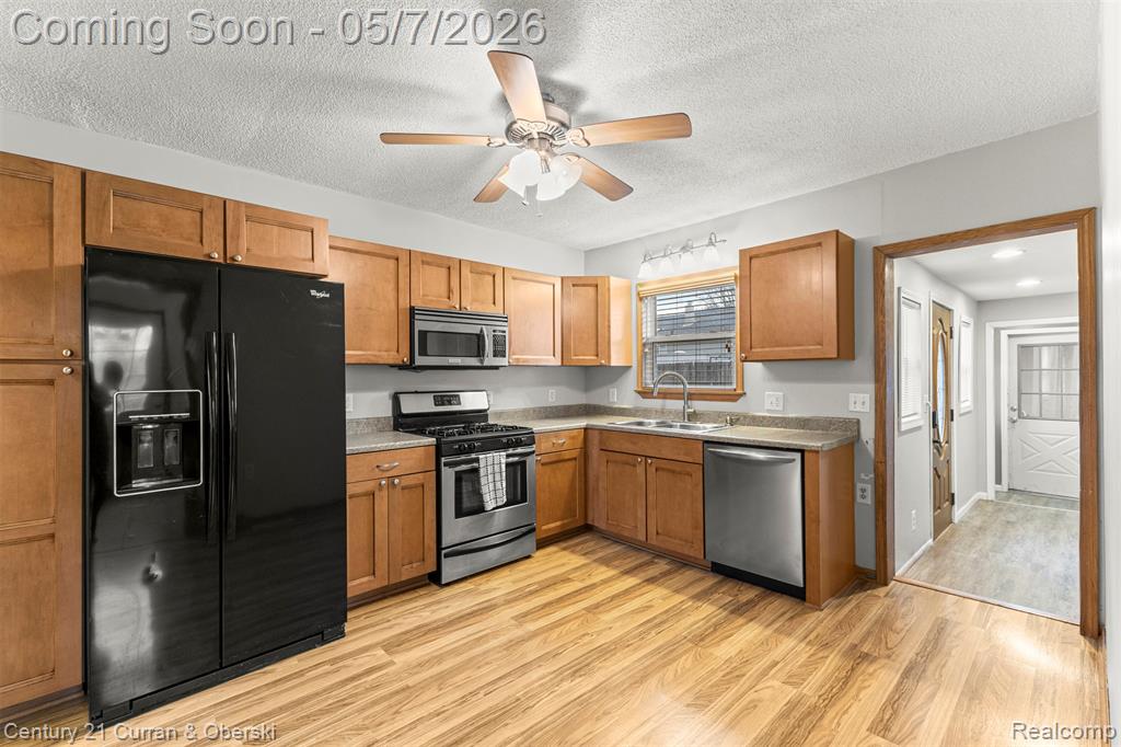 24628 Woodland Drive, Flat Rock, MI 48134 — Photo 13