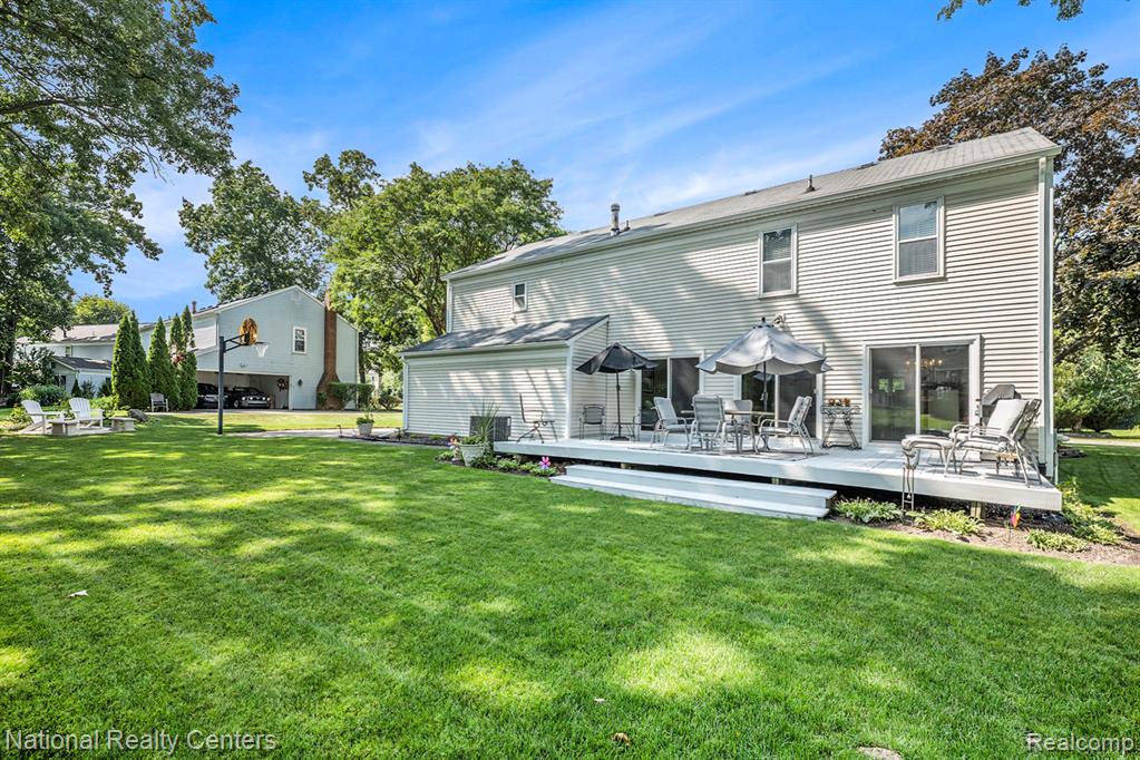 5049 Langlewood Drive, West Bloomfield, MI — Photo 36