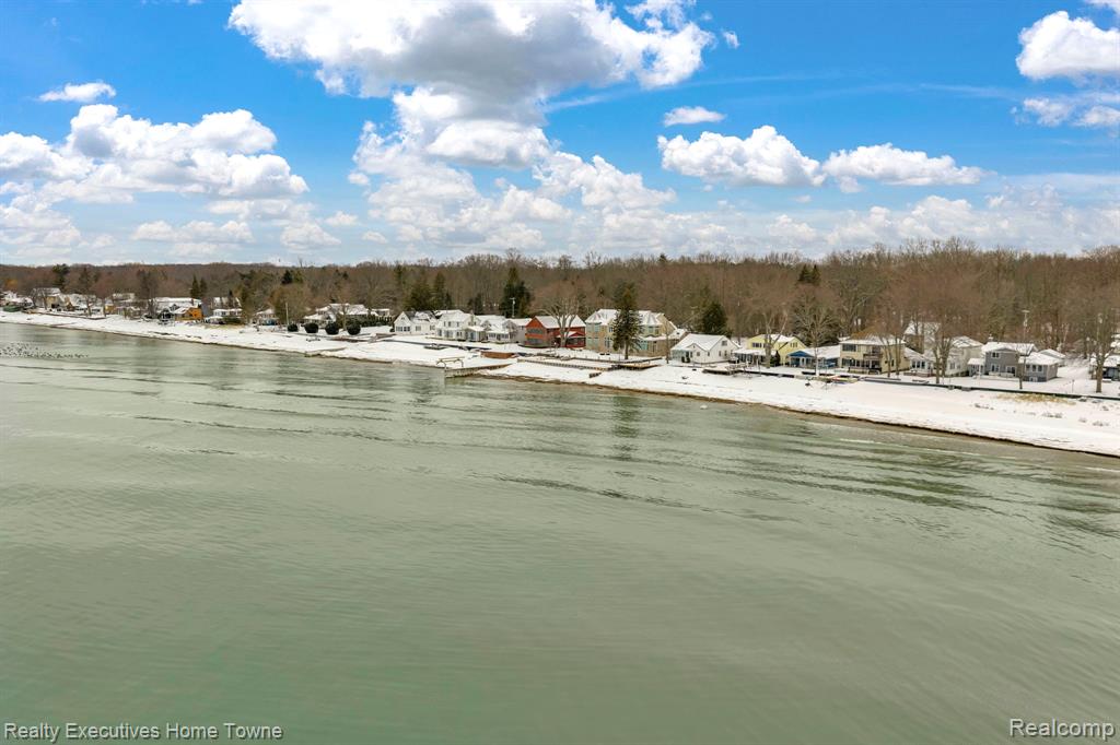 5430 Lakeshore Road, Fort Gratiot, MI 48059 — Photo 9