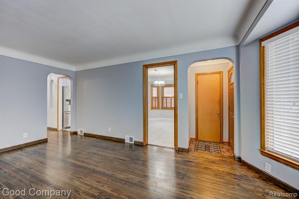 464 MORAN Road, Grosse Pointe Farms, MI 48236 — Photo 4