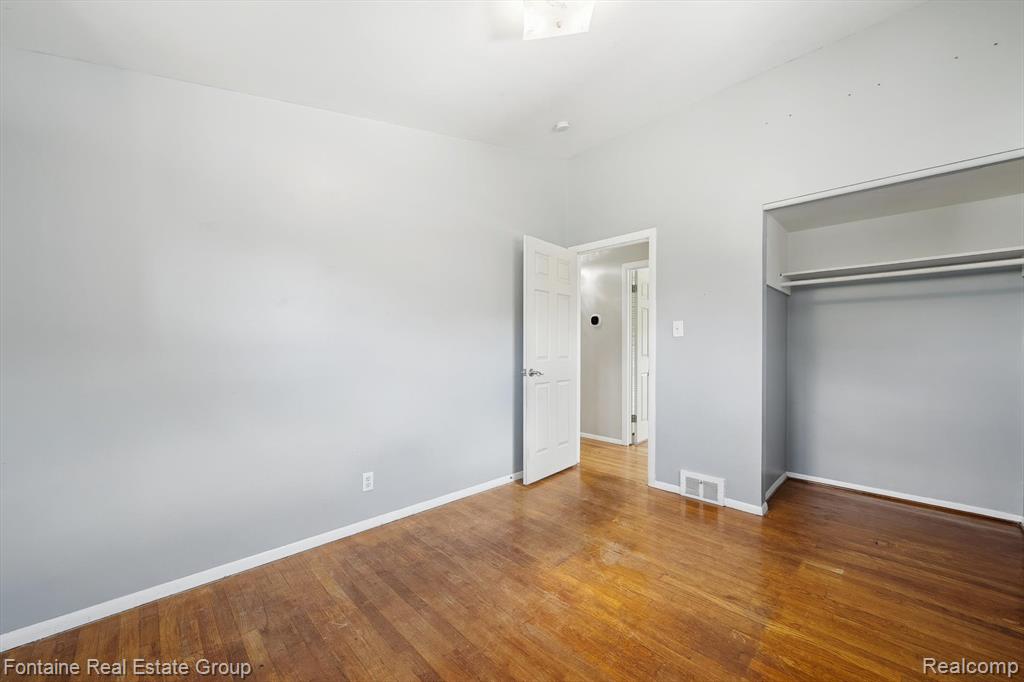 8657 Mercedes Street, Dearborn Heights, MI 48127 — Photo 25