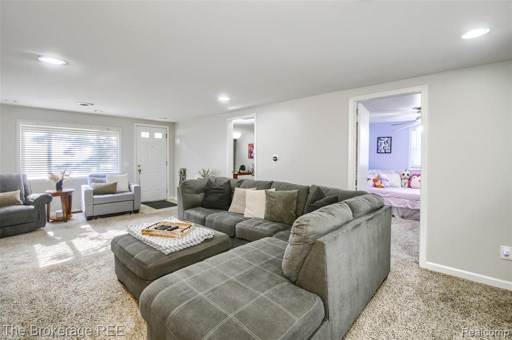 4462 Dye Road, Swartz Creek, MI 48473 — Photo 9
