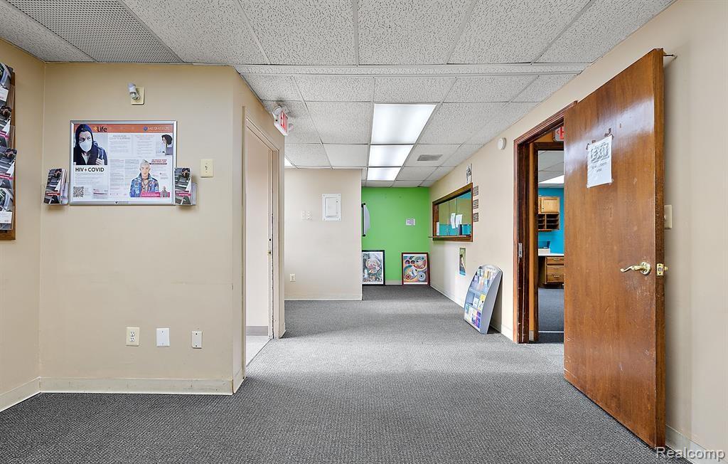 989 University Drive, Pontiac, MI 48342 — Photo 3