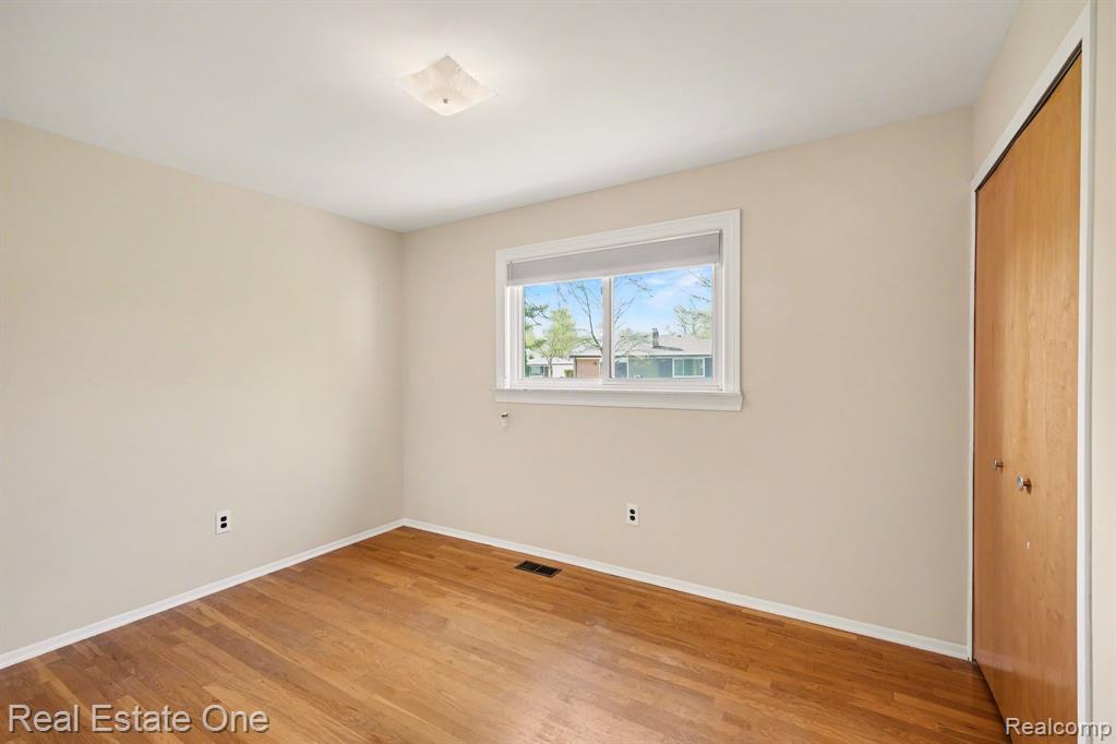 4699 Alton Drive, Troy, MI 48085 — Photo 15