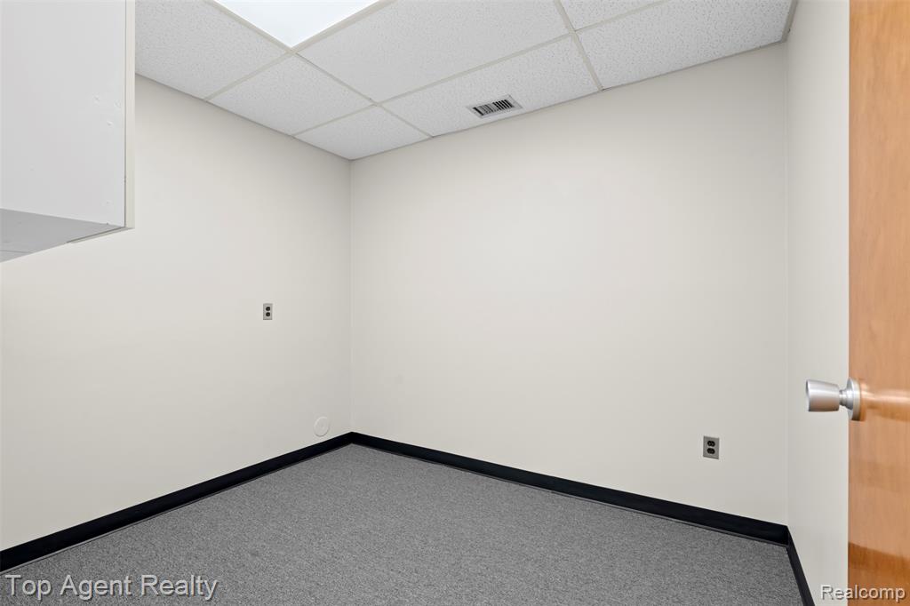 967 Oakwood Drive, Rochester, MI 48307 — Photo 10