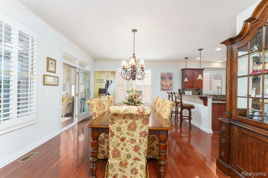 10769 CLIFFVIEW Drive, South Lyon, MI 48178 — Photo 12
