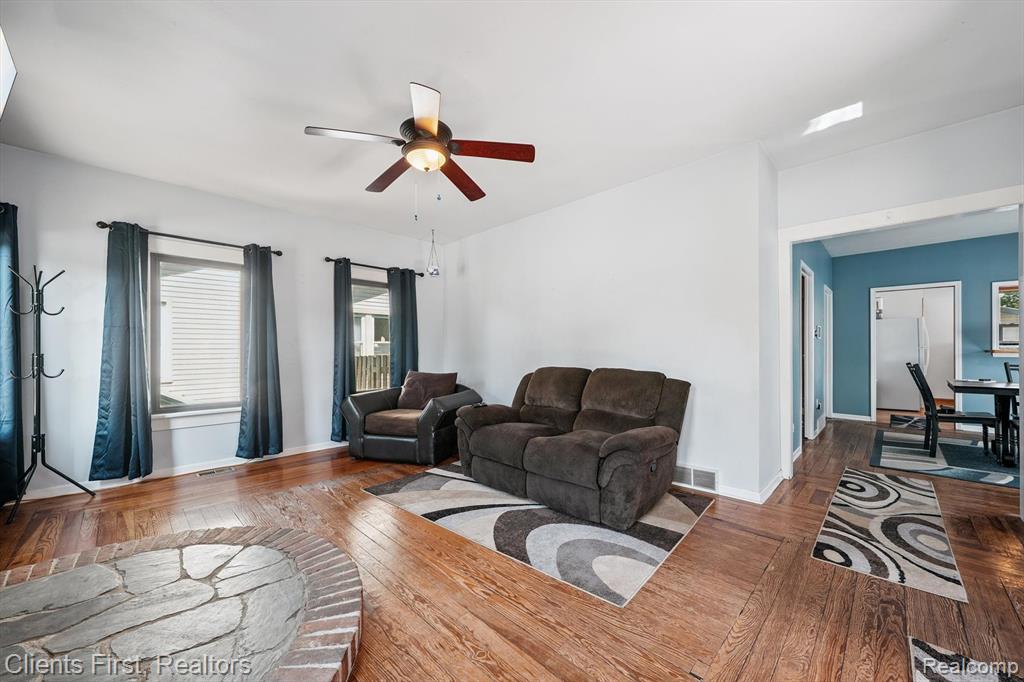 954 N Mill Street, Plymouth, MI 48170 — Photo 8
