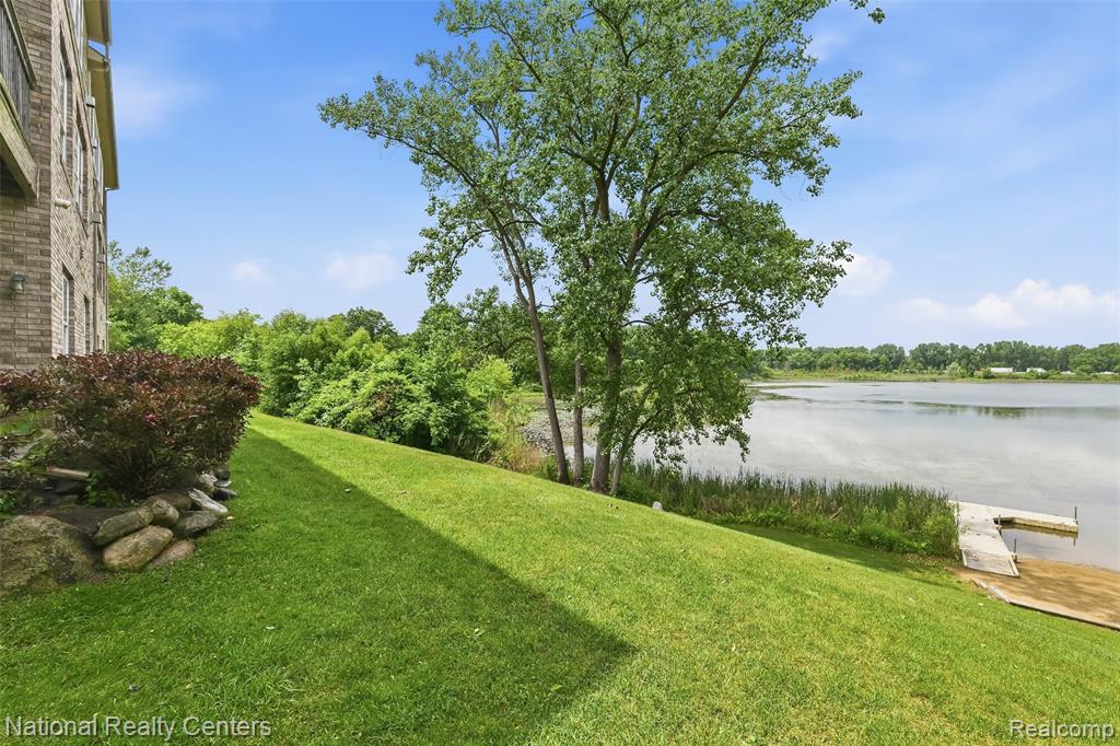 5905 High Pointe Court, Brighton, MI 48116 — Photo 15