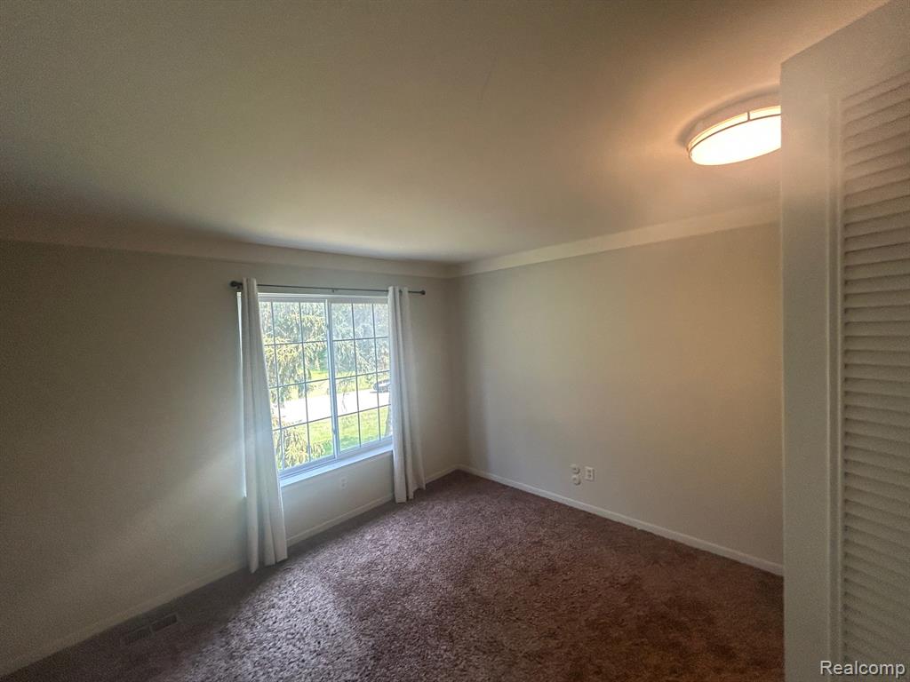 436 S FOX HILLS DR APT 5, Bloomfield Hills, MI 48304 — Photo 18