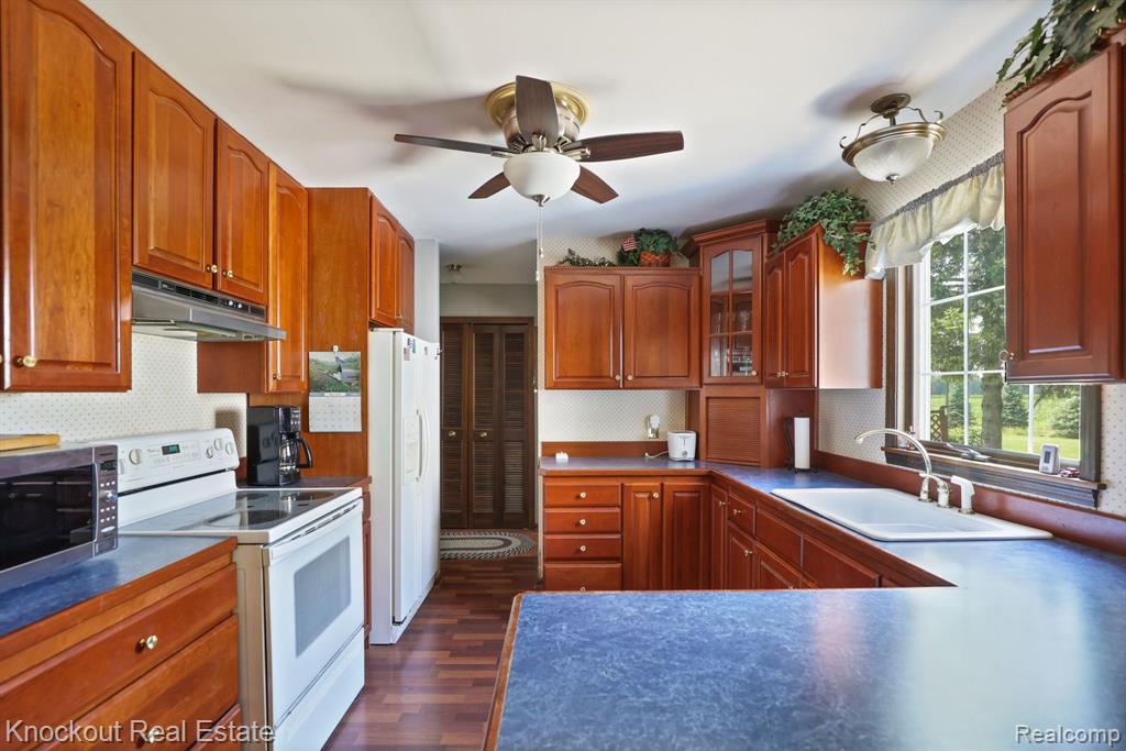 858 Zehnder Drive, Frankenmuth, MI 48734 — Photo 12
