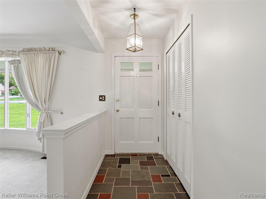 436 Broadleaf Drive, Rochester, MI 48306 — Photo 9