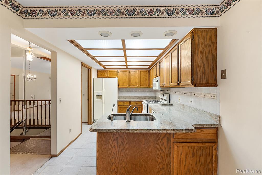 42590 Schienle Lane, Clinton Twp, MI 48038 — Photo 31