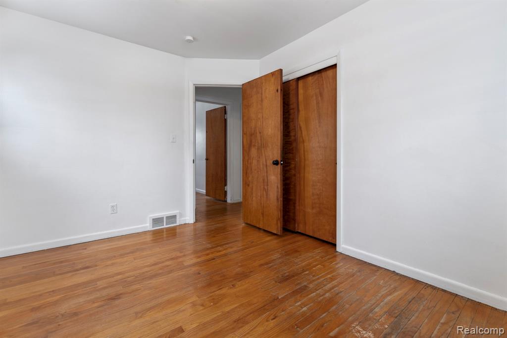 6690 Deering Street, Garden City, MI — Photo 11
