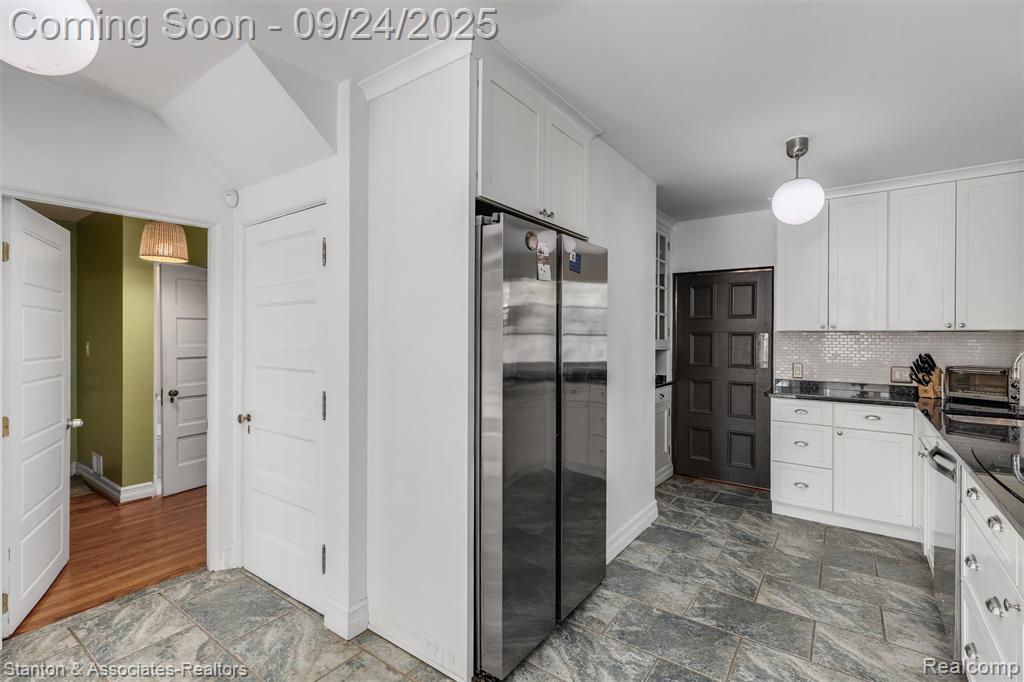 636 Waddington Street, Bloomfield Hills, MI 48301 — Photo 12