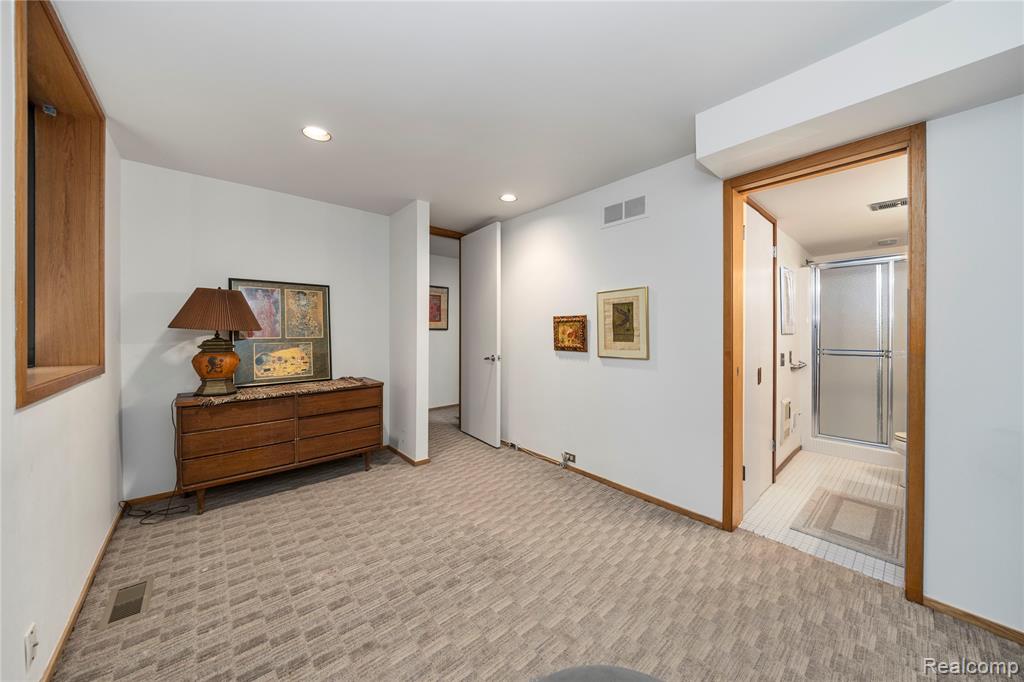 5035 Ponvalley Road, Bloomfield Hills, MI 48302 — Photo 44