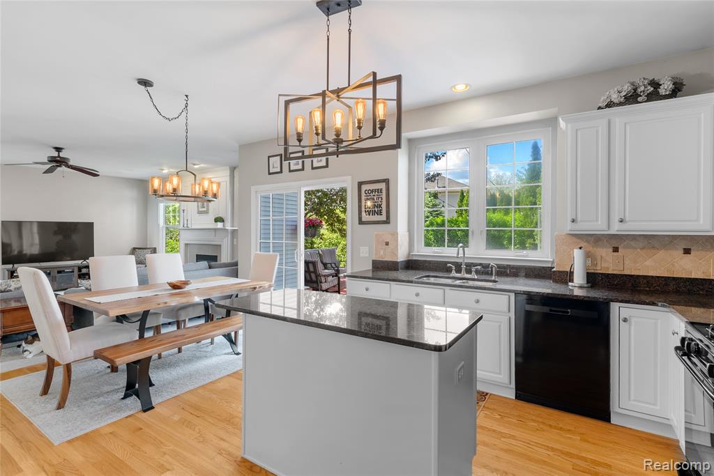 6241 Sapphire Court, Grand Blanc, MI 48439 — Photo 23