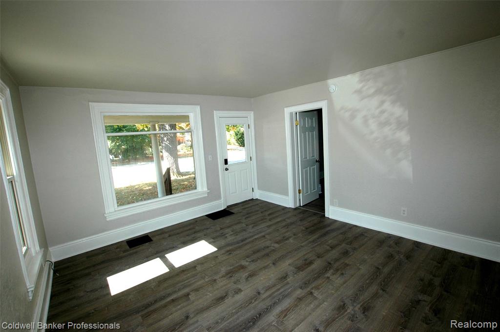706 N Main Street, Lapeer, MI 48446 — Photo 12