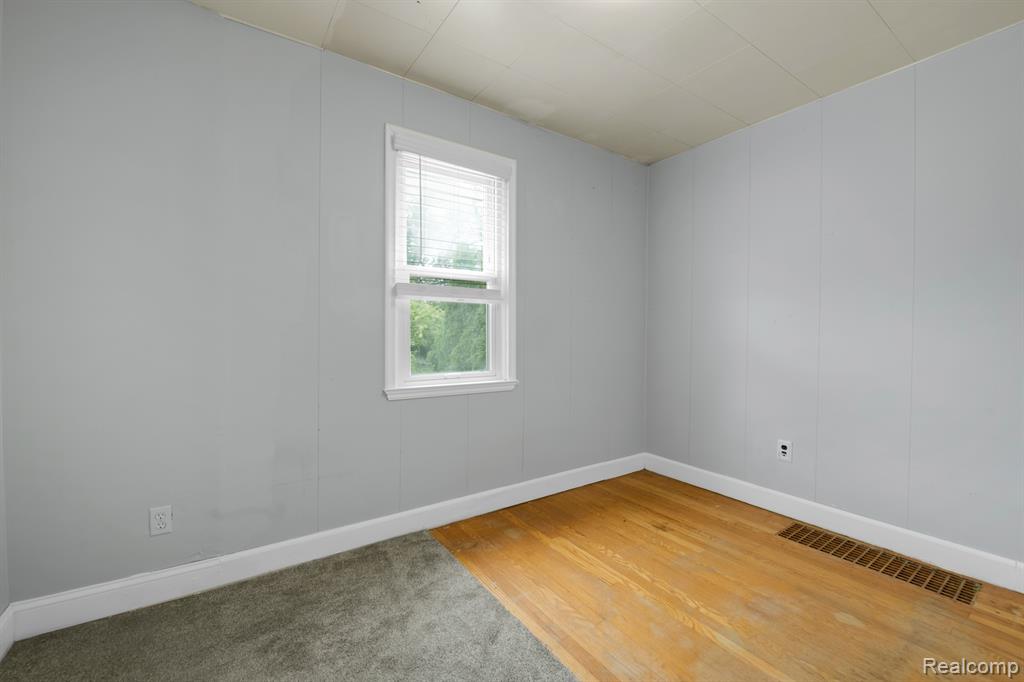 4901 HARDING Street, Dearborn Heights, MI 48125 — Photo 16