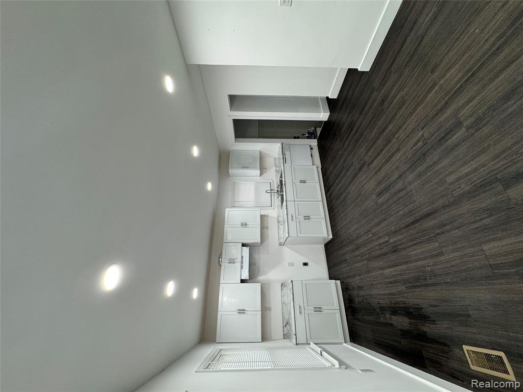 8841 Auburn Street, Detroit, MI 48228 — Photo 2