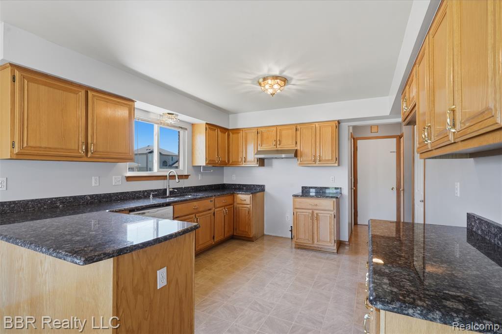 24883 Curtis Drive, Flat Rock, MI 48134 — Photo 15