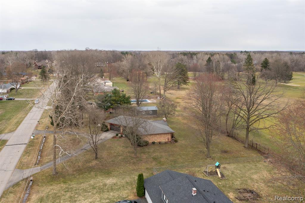 6226 GOLFVIEW Drive, Burton, MI 48509 — Photo 4