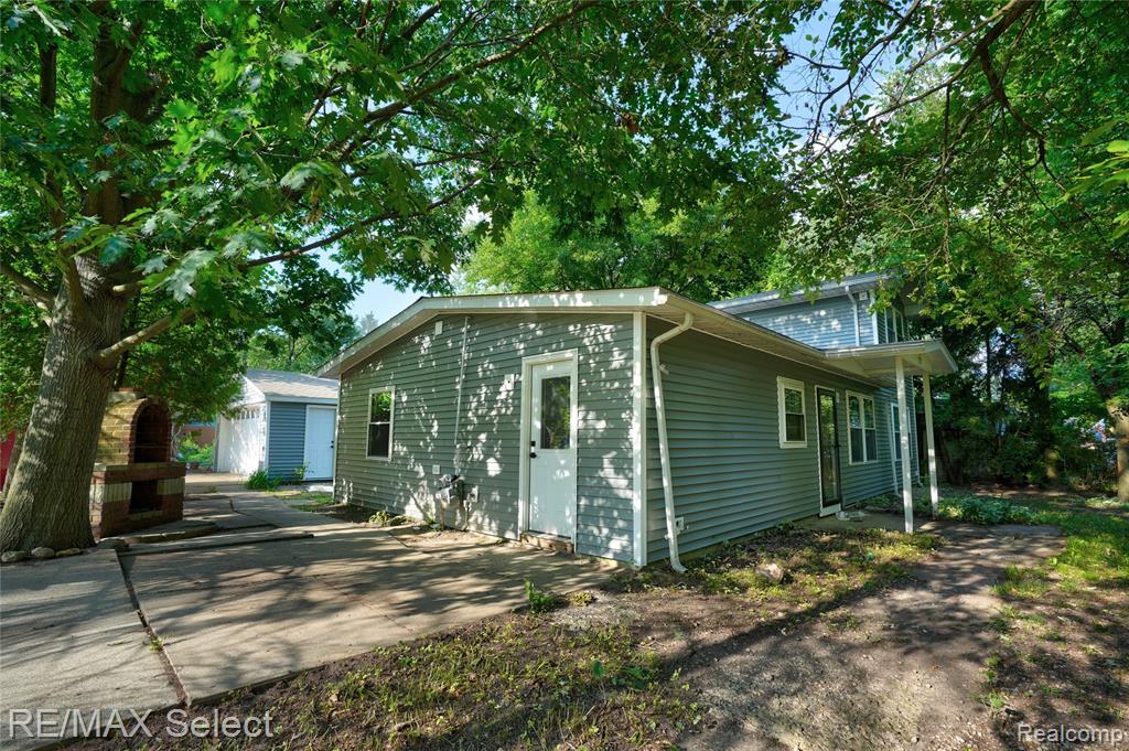 9353 Old Lee Road, Brighton, MI 48116 — Photo 18