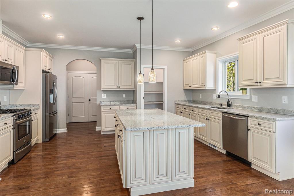 1540 KESSLER Avenue, Keego Harbor, MI 48320 — Photo 19