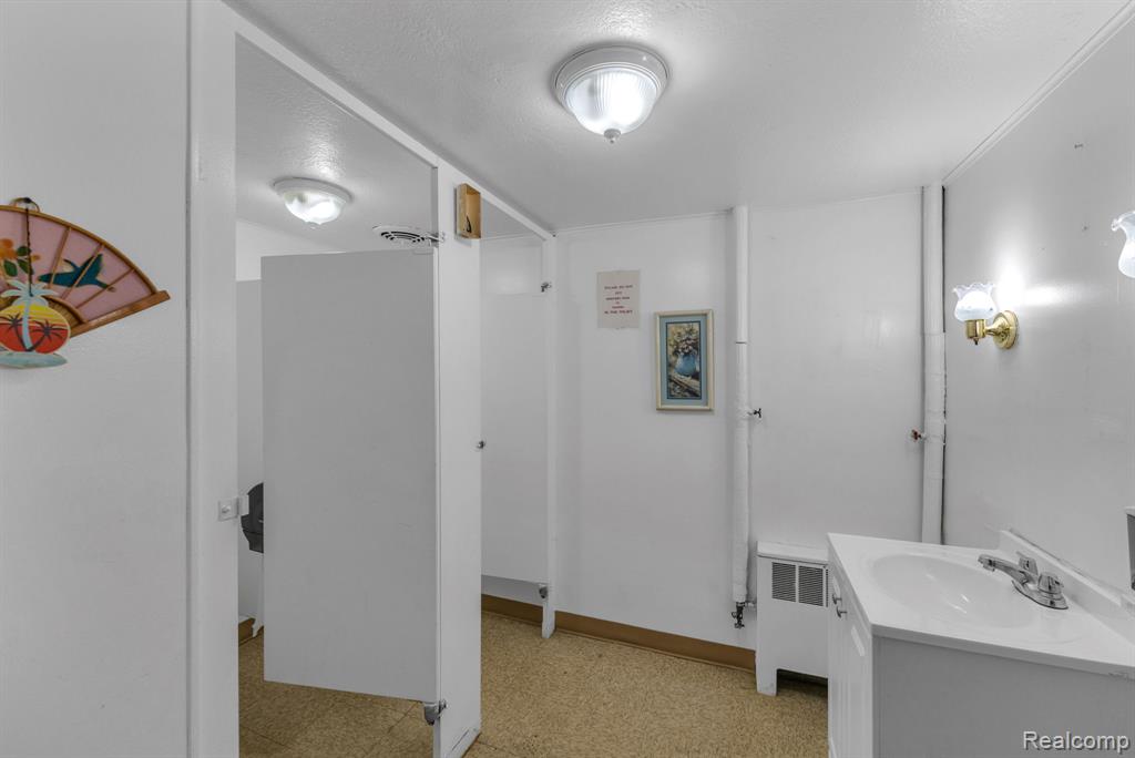 19301 Van Dyke Street, Detroit, MI 48234 — Photo 43