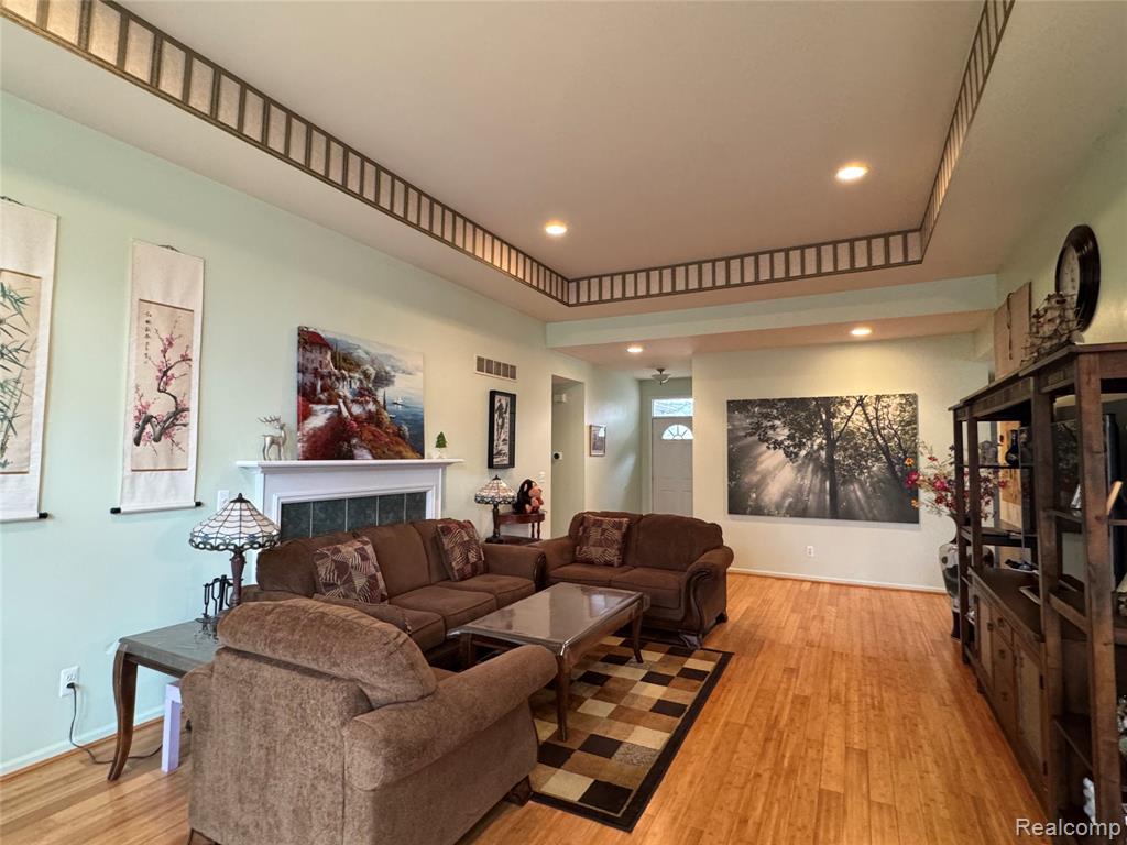 40342 Riverbend Drive, Sterling Heights, MI 48310 — Photo 4