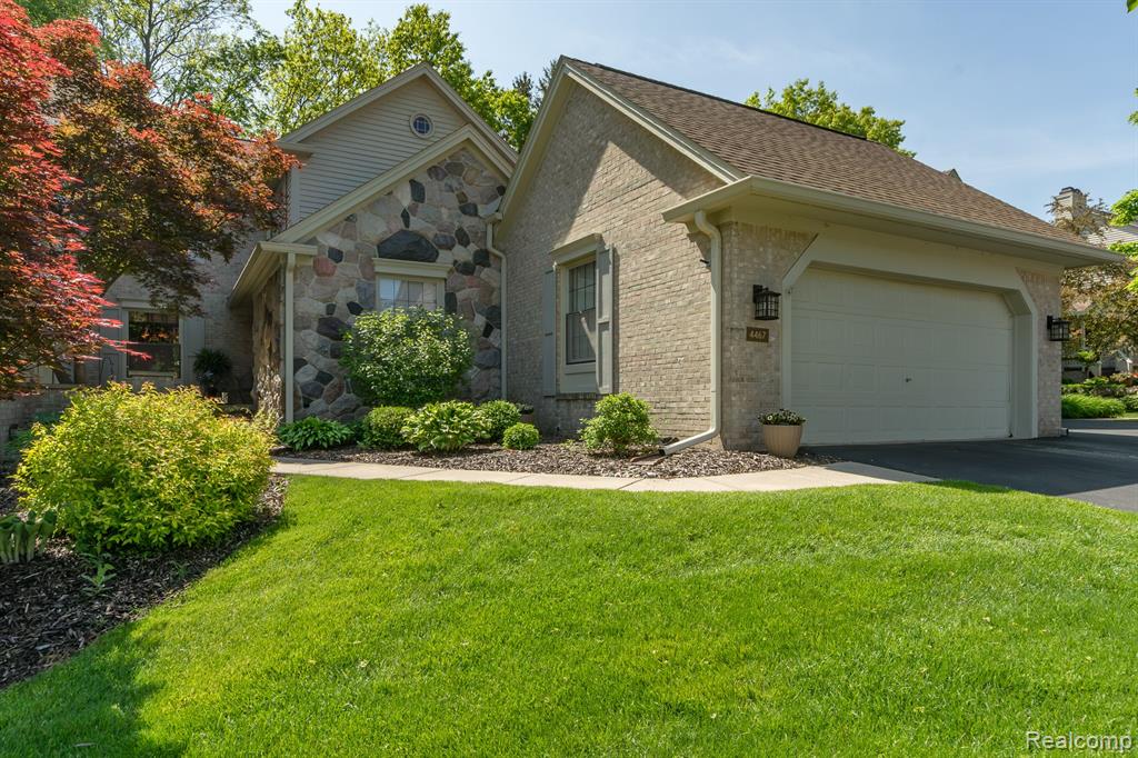 4467 GOLF VIEW Drive, Brighton, MI 48116 — Photo 8
