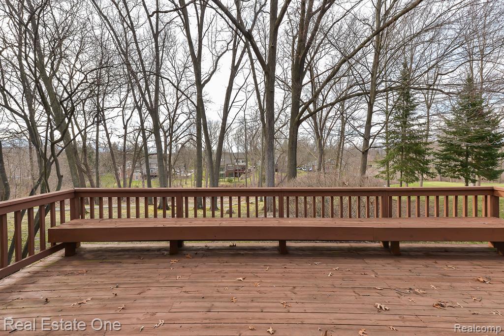 4490 GOLF VIEW Drive, Brighton, MI 48116 — Photo 24