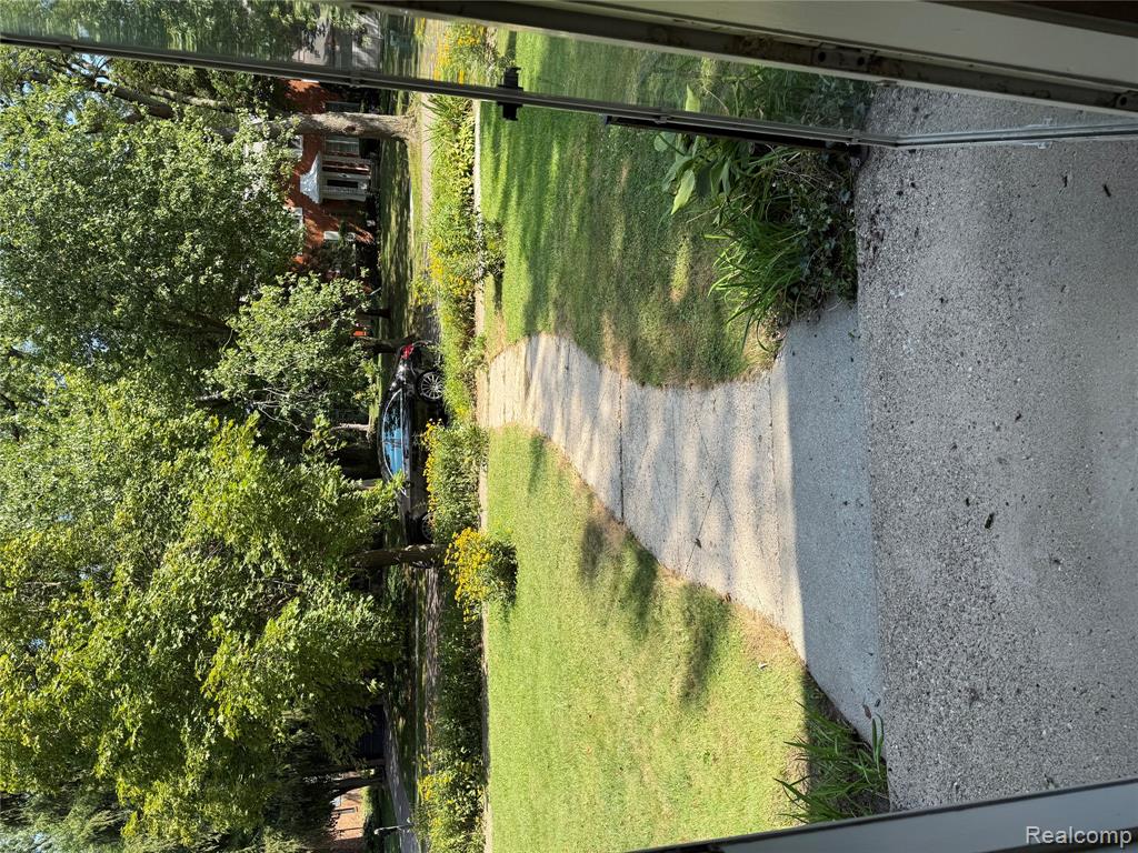 18141 Sunnybrook Avenue, Lathrup Village, MI 48076 — Photo 48