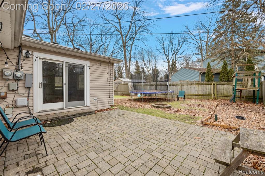 6885 Aeroview Street, West Bloomfield, MI 48324 — Photo 44