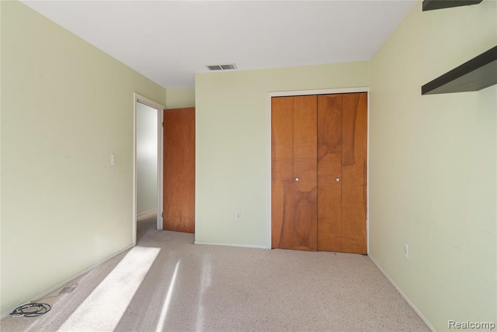 20842 Ridgemont Road, Harper Woods, MI 48225 — Photo 14